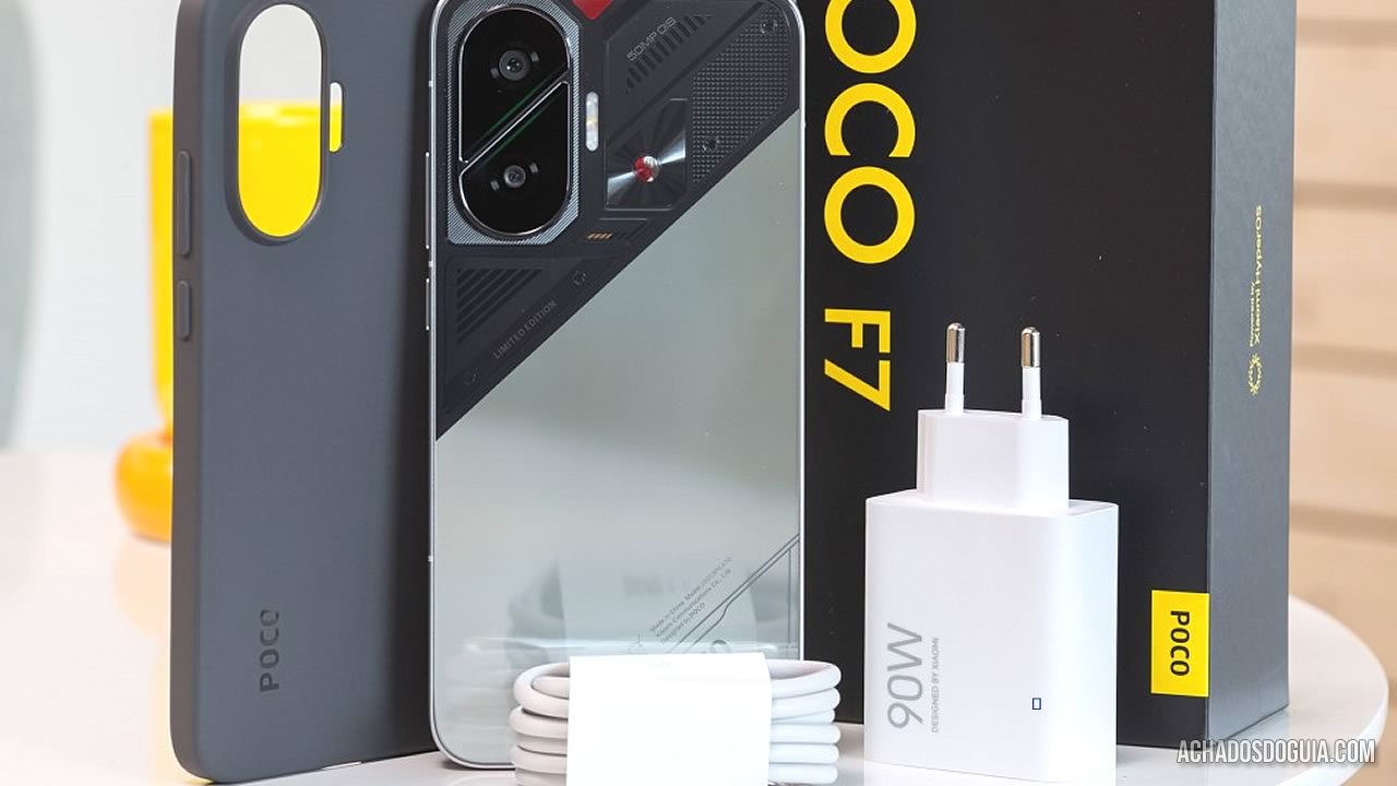 POCO F7 azul mostrando tela AMOLED de 6.83 polegadas com interface Android 15